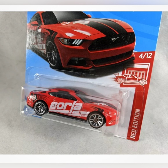2018 Hot Wheels Target Red Edition 2015 Ford Mustang GT - Picture 6 of 10
